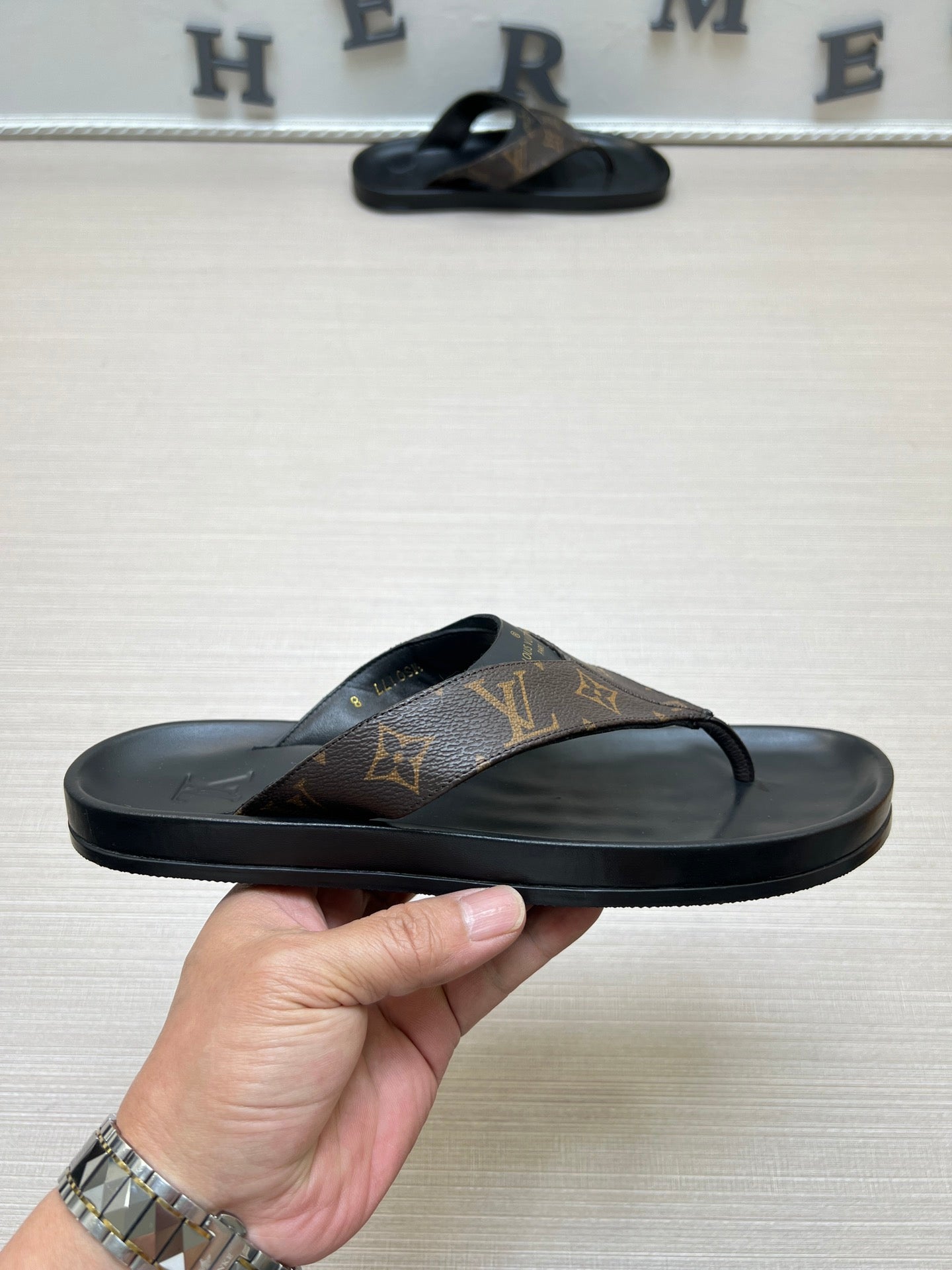 54E85Z Popular slippers