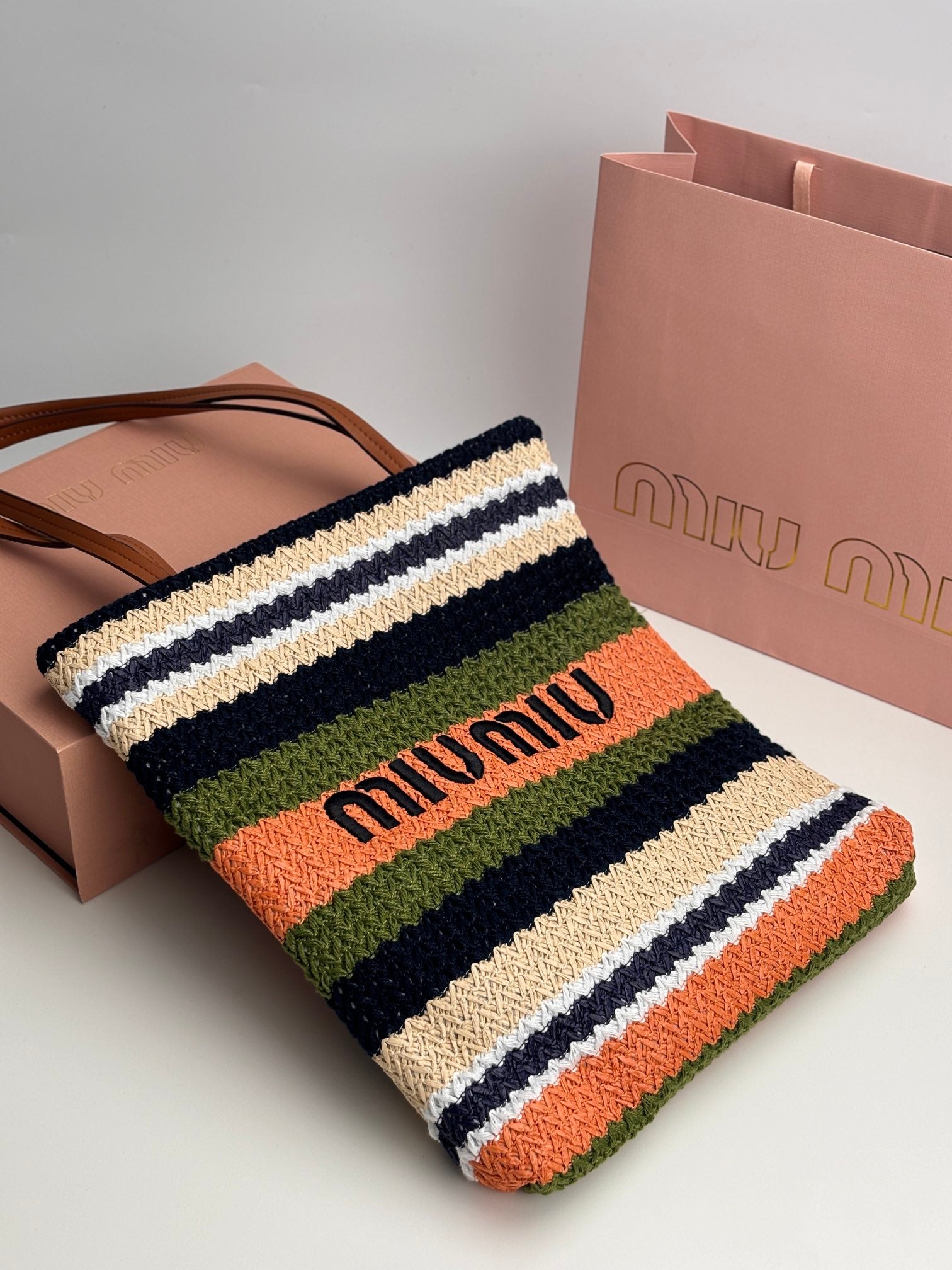 1XA77B Popular   Woven Bag