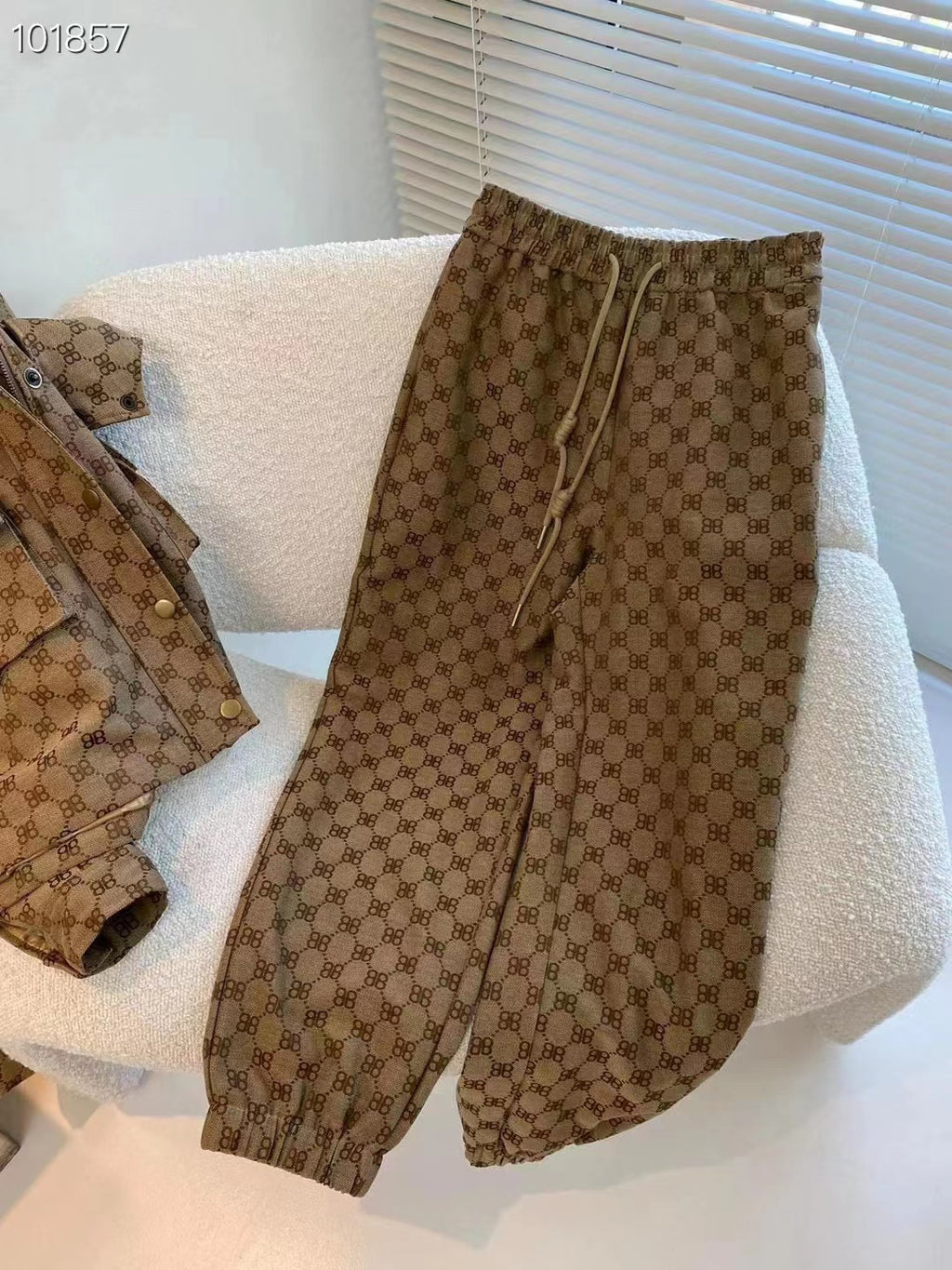 135WJ10U  Popular Pants