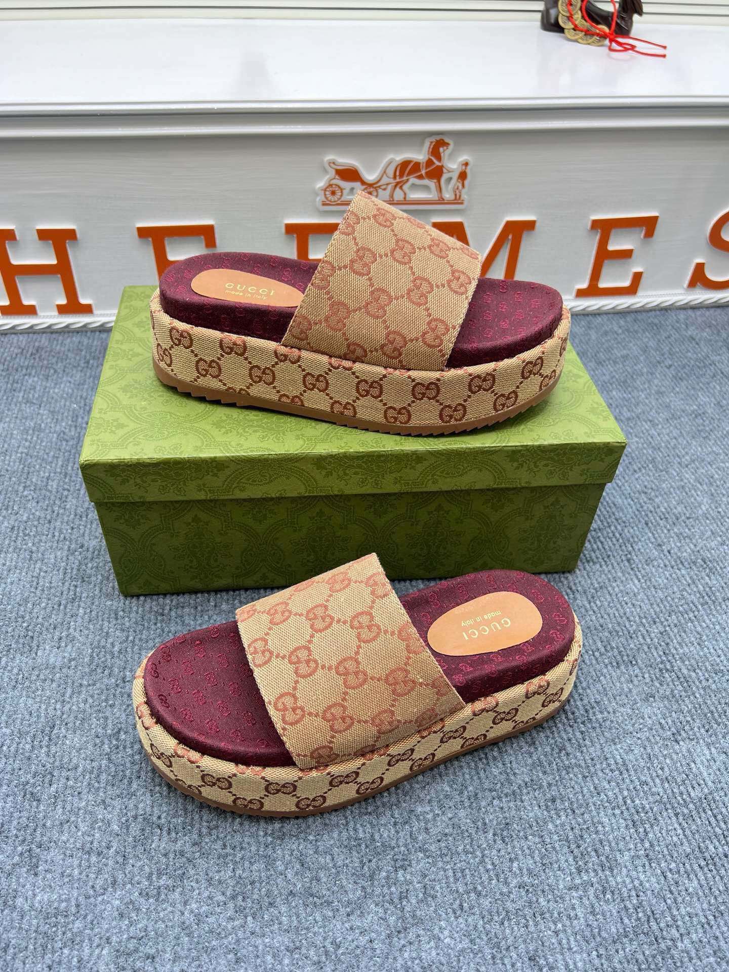 54B122Z Popular slippers  Sole thickness 5.5cm