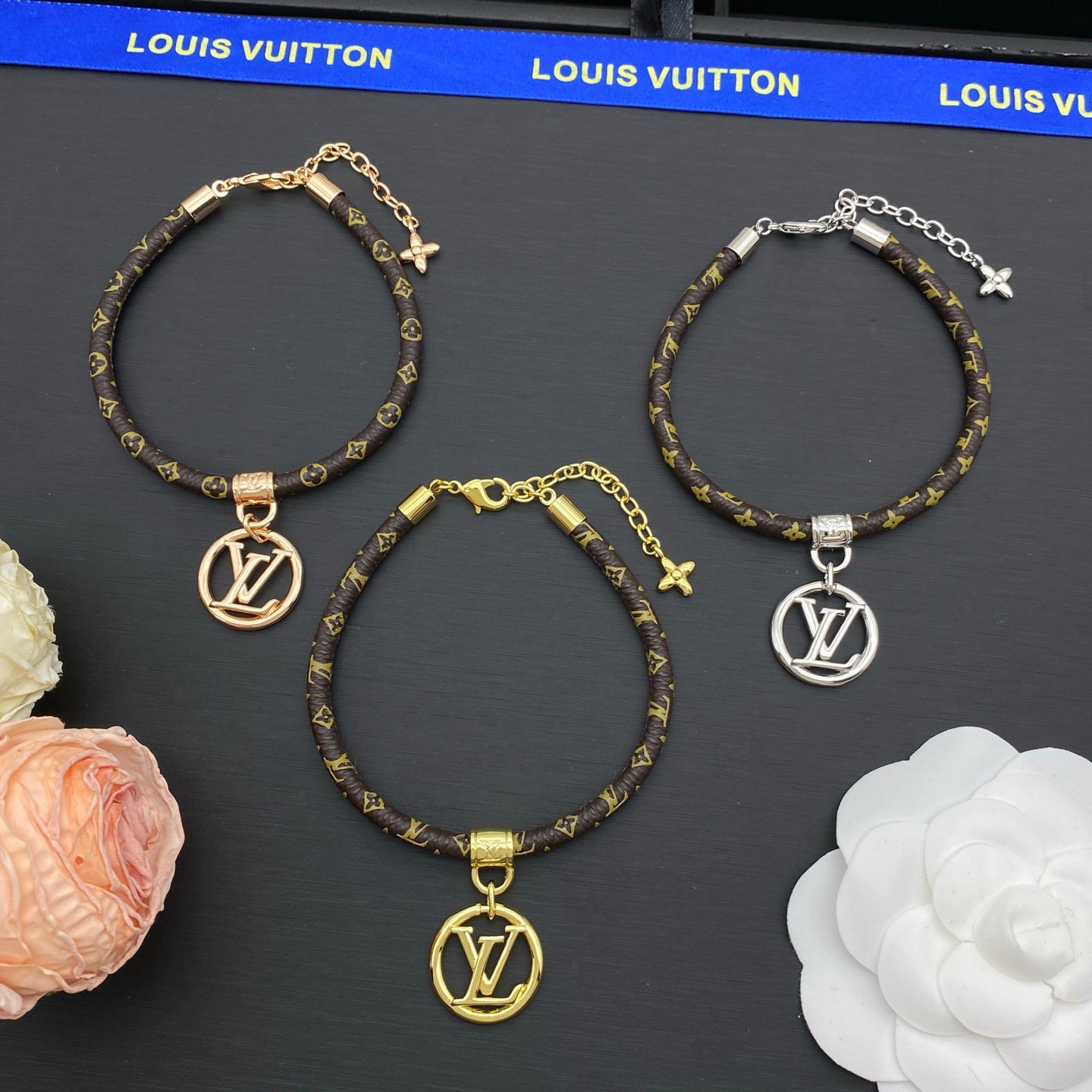 136NE83X Popular  Bracelets