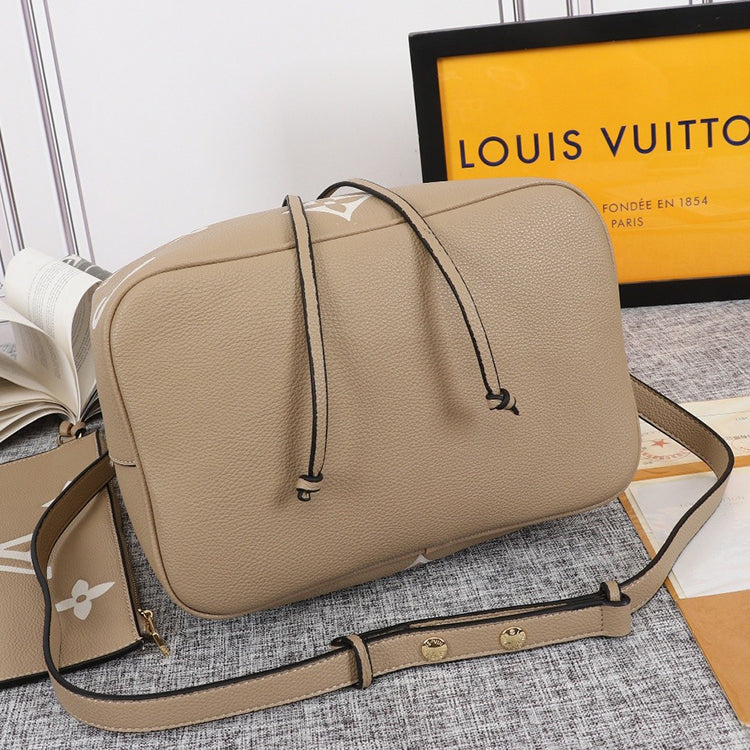 2E04B Popular leather bag 