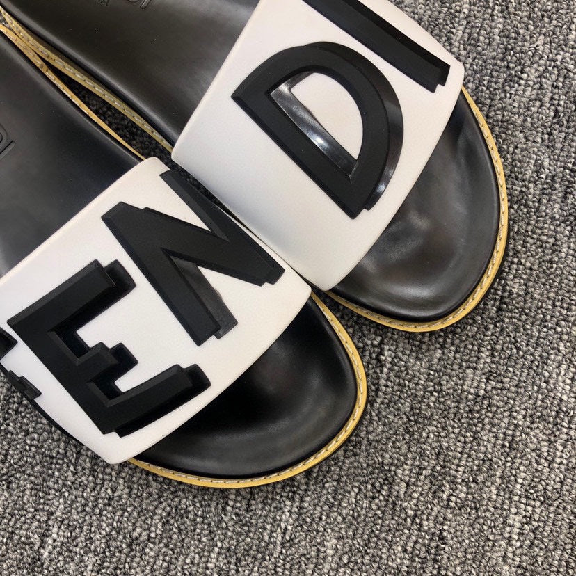 5XF106Z Popular Slippers