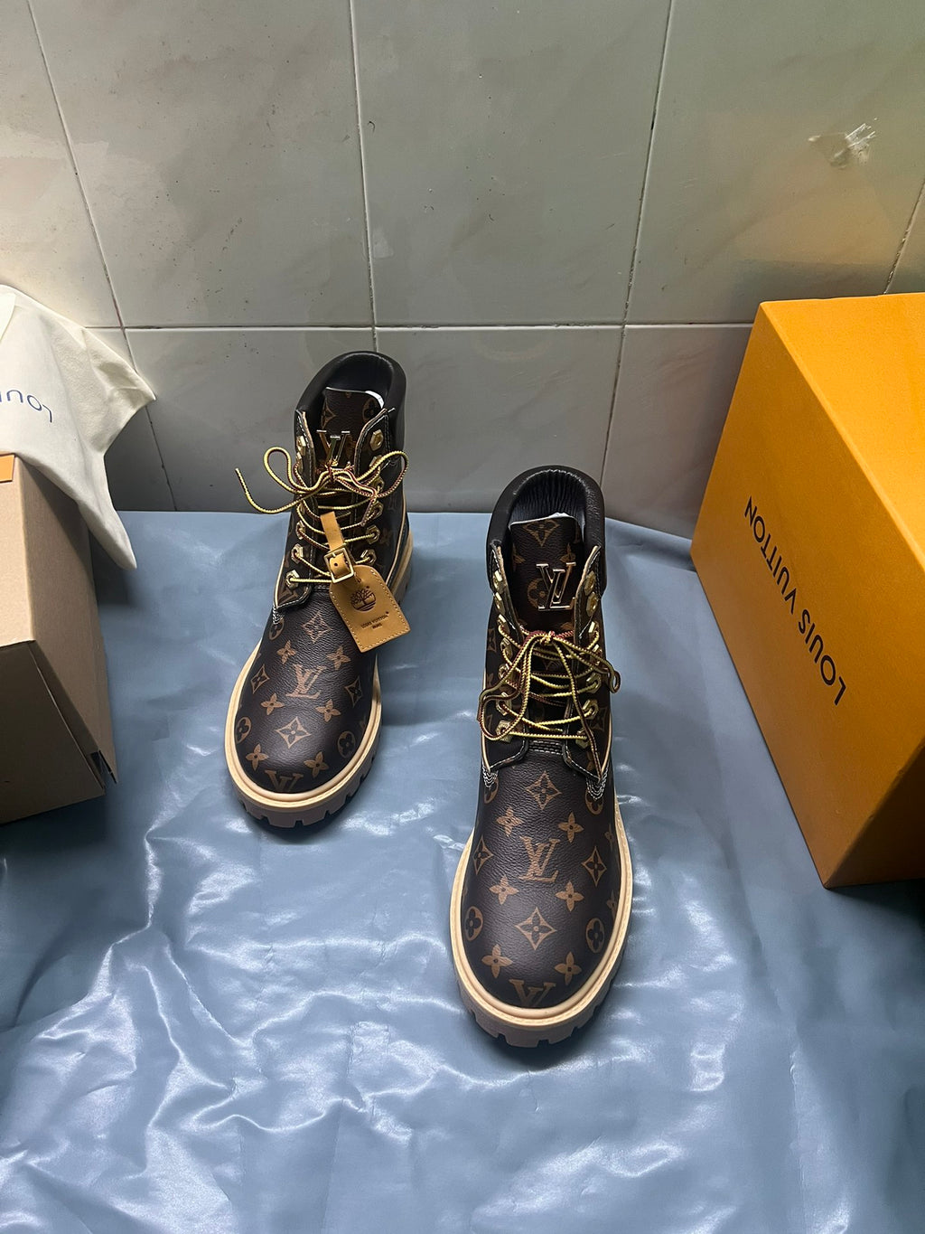 2105QE382Z Popular high-quality leather Boots