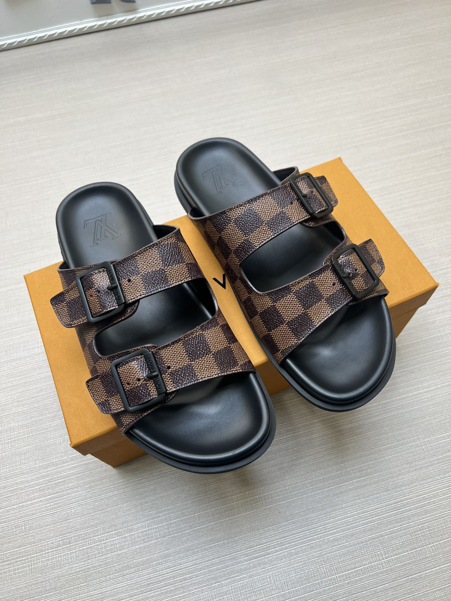 54E60Z Popular slippers