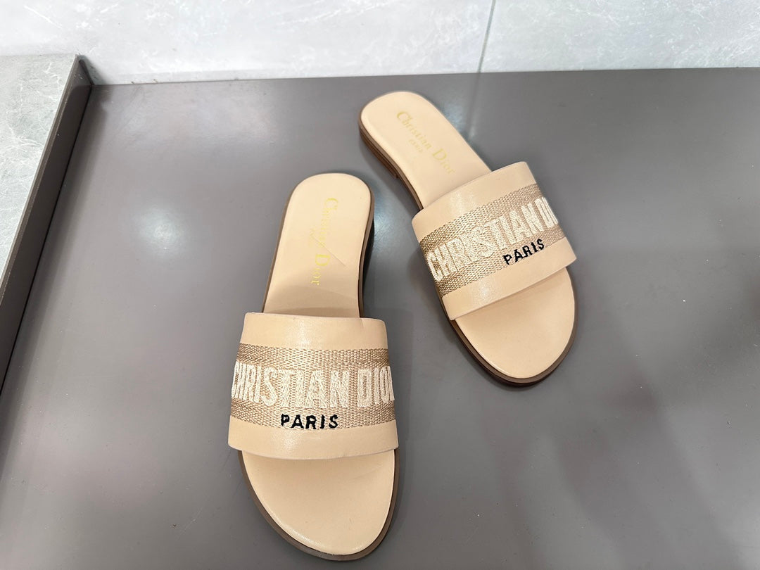 14D32Z Popular slippers