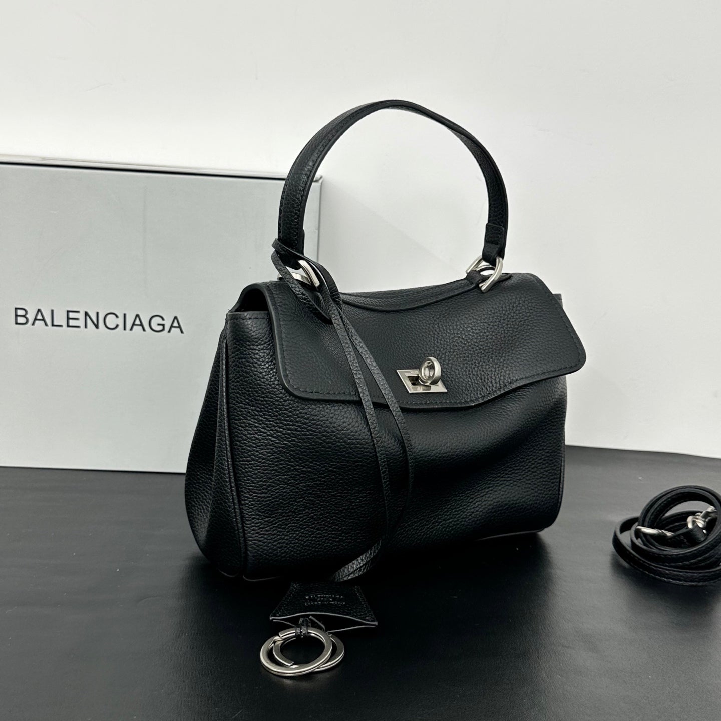 B1X56J31 Popular high-quality leather bag