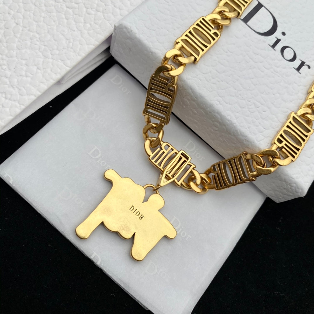 175RD9X Popular    Necklaces .
