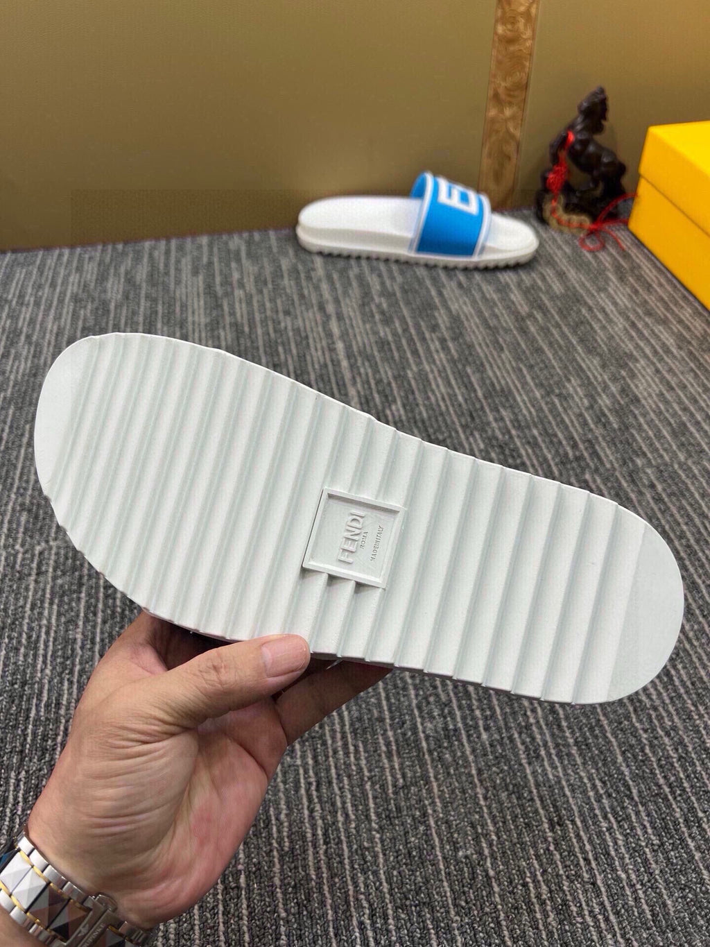 535ZF287Z Popular Slippers