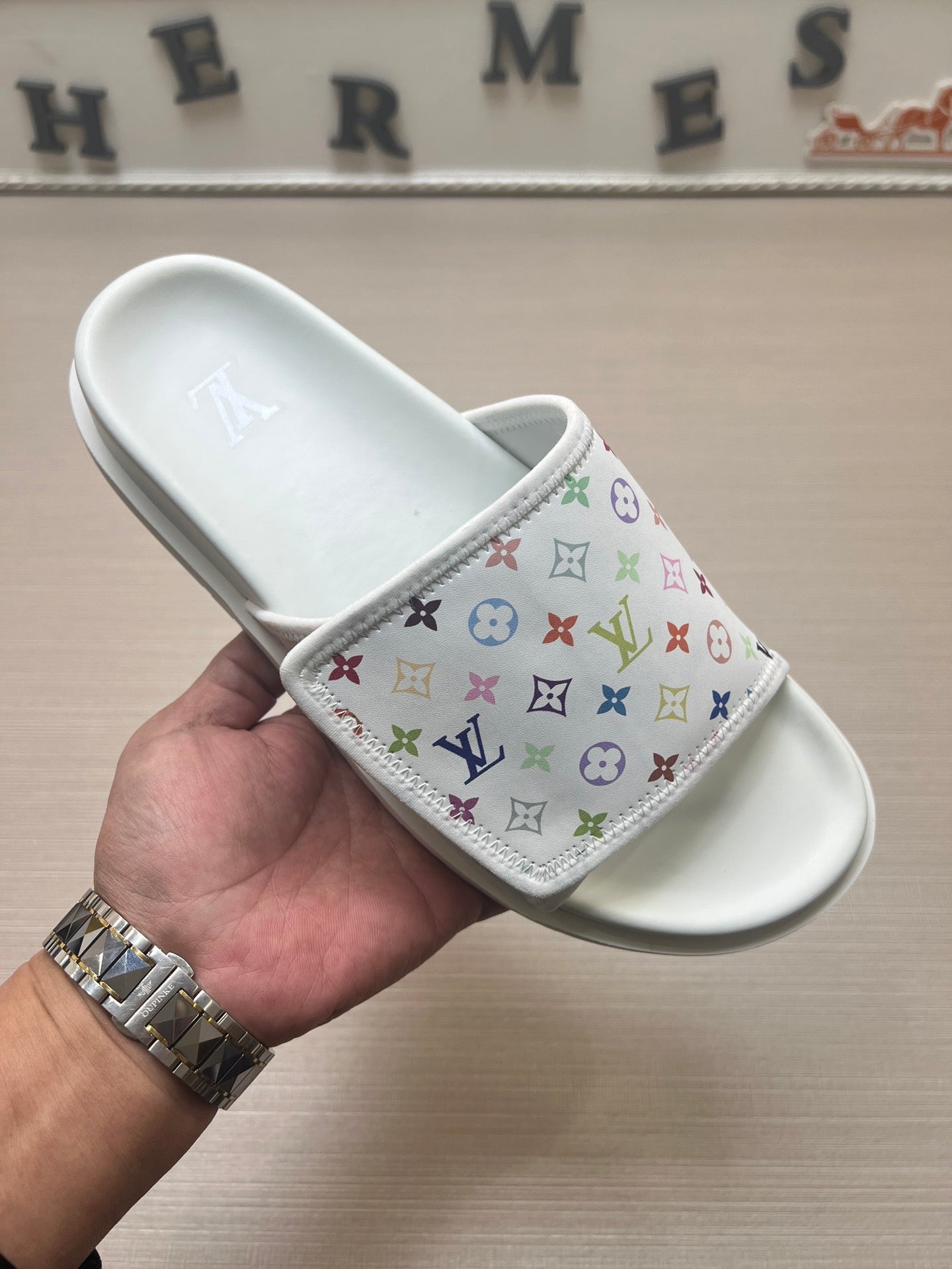 5LE207Z Popular Slippers