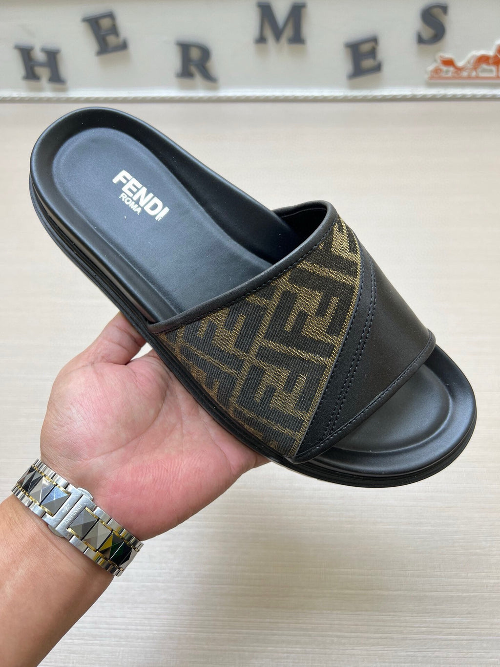 5LF223Z Popular Slippers