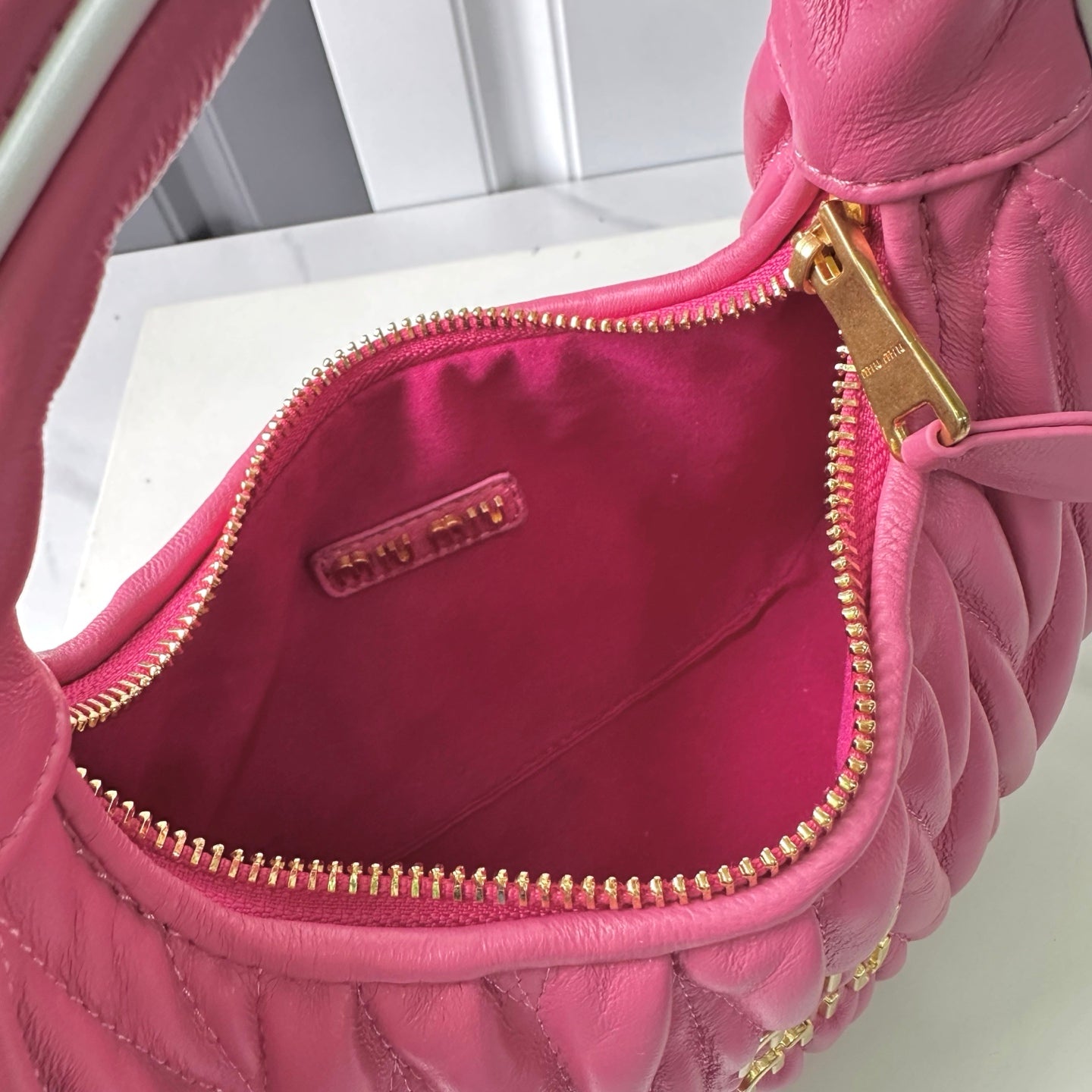 B1P46A118 Popular leather bag
