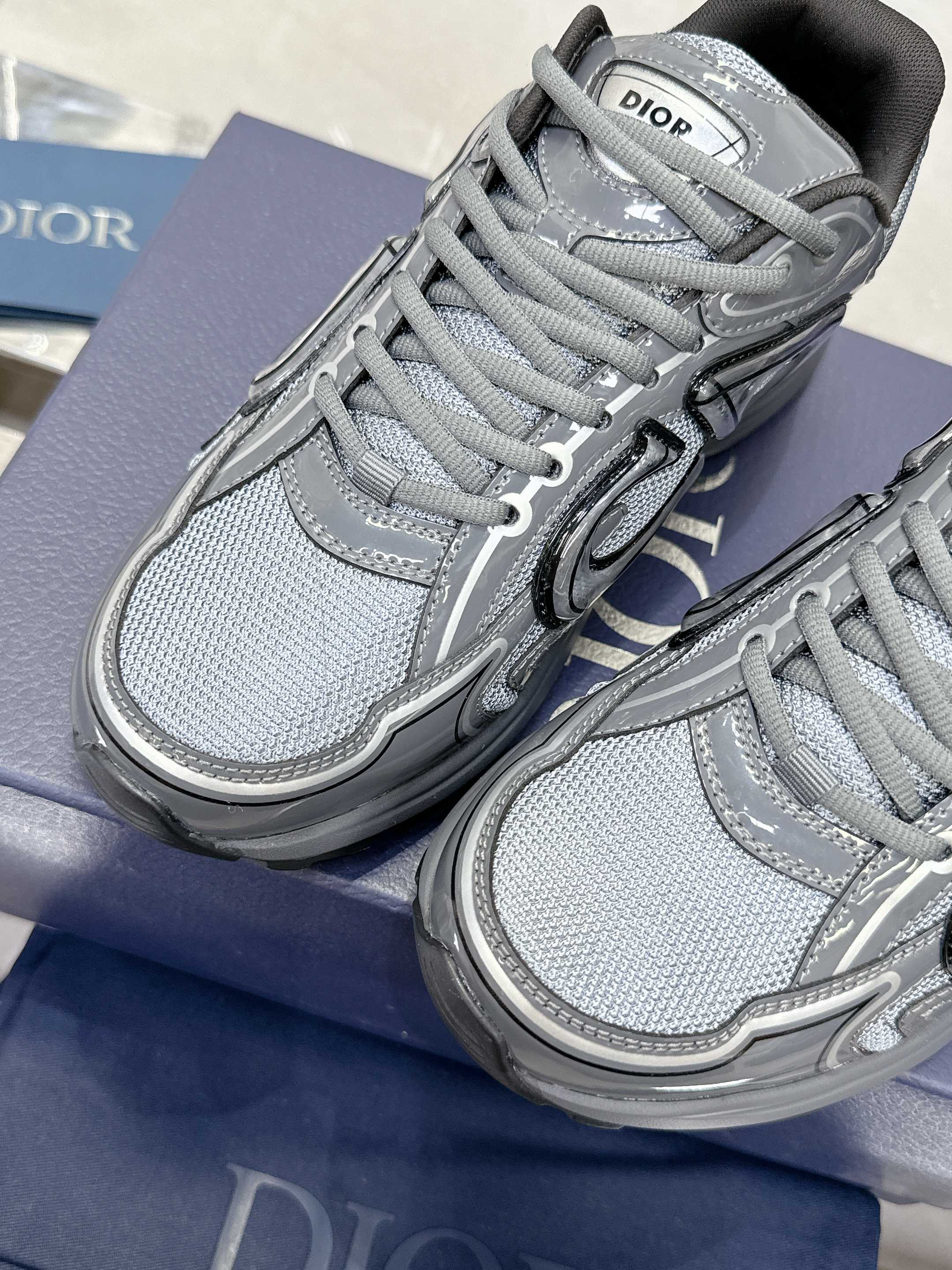 245RD2Z Popular high-quality shoes