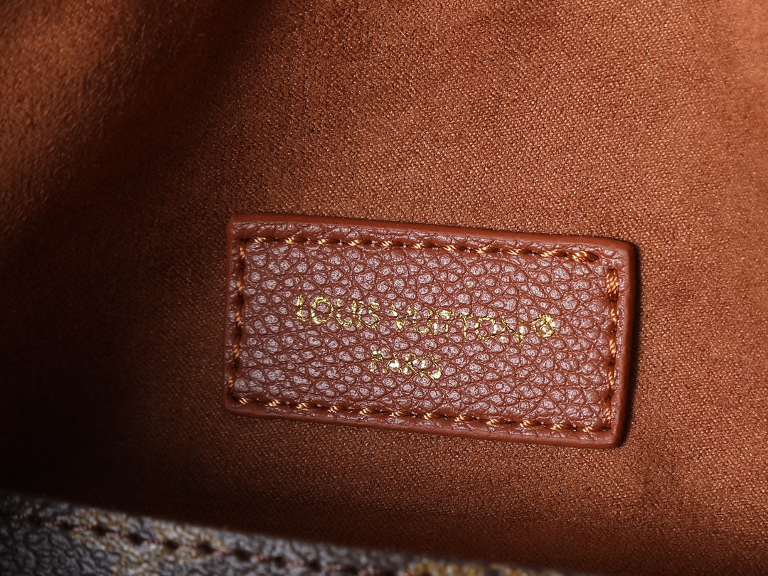 146PE40B Popular leather bag