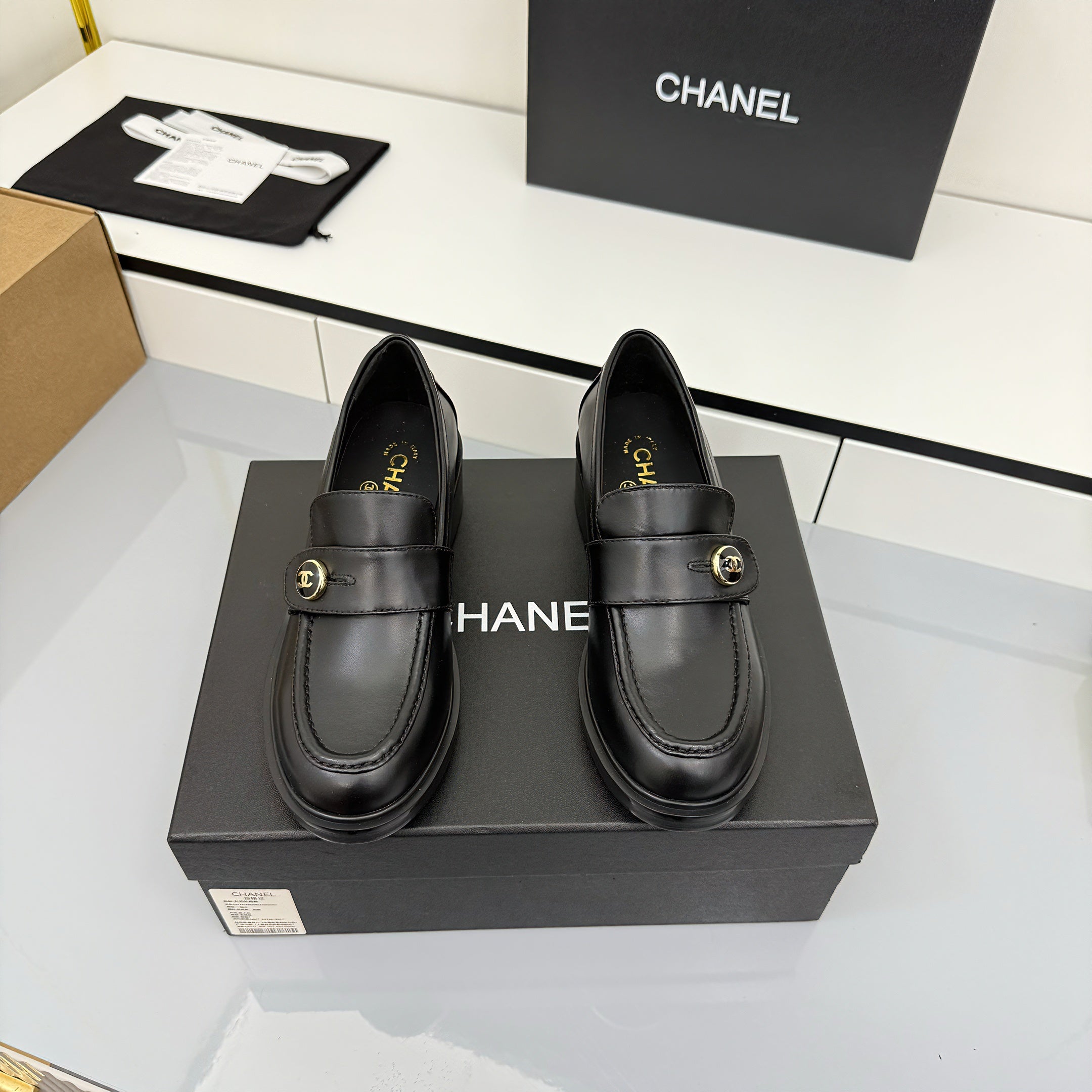 2105QC389Z Popular high-quality leather Shoes
