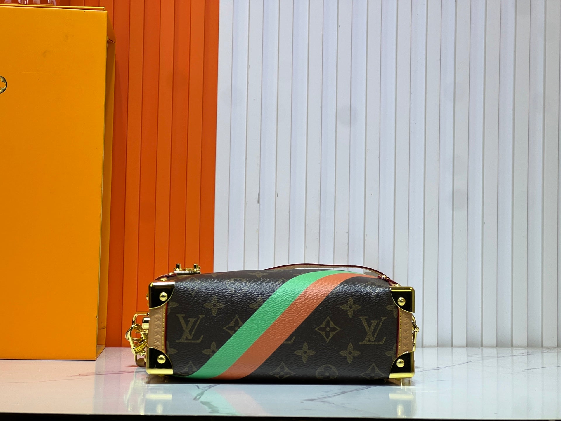 155NE19B Popular leather bag