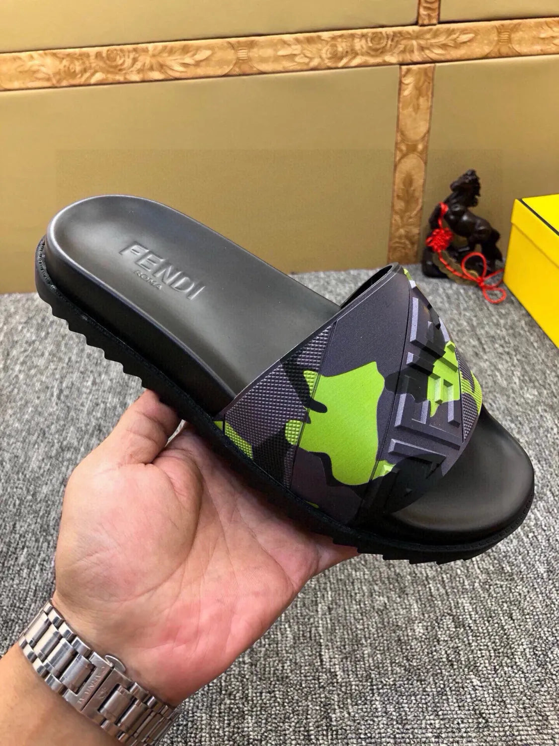 535ZF284Z Popular Slippers