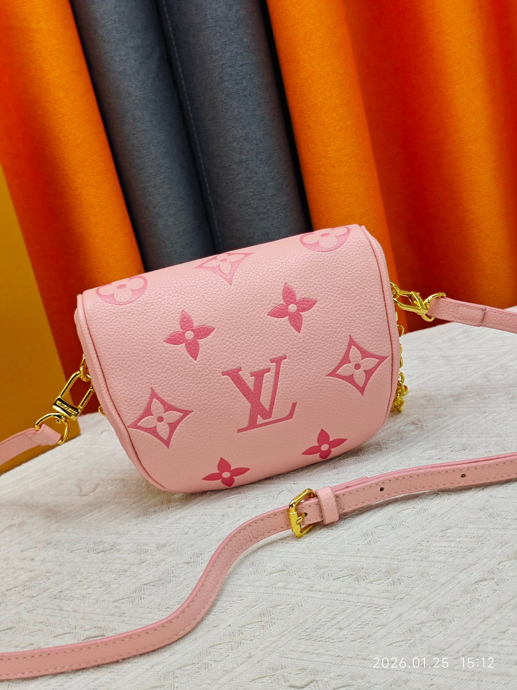 146PE76B Popular leather bag