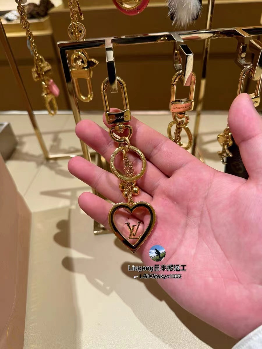 35ZE44A Popular bag 's charms accessories