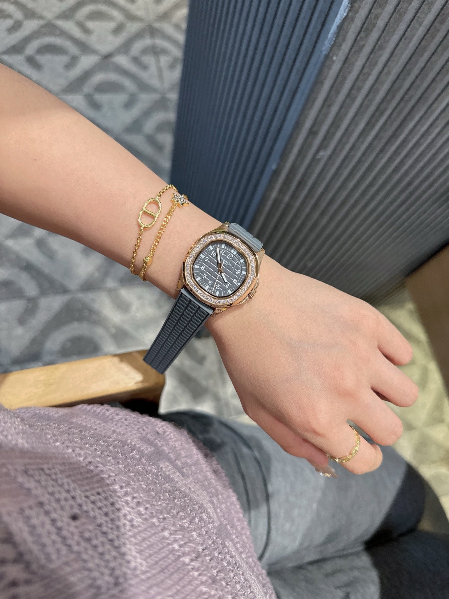 136NA6L  Popular Watches