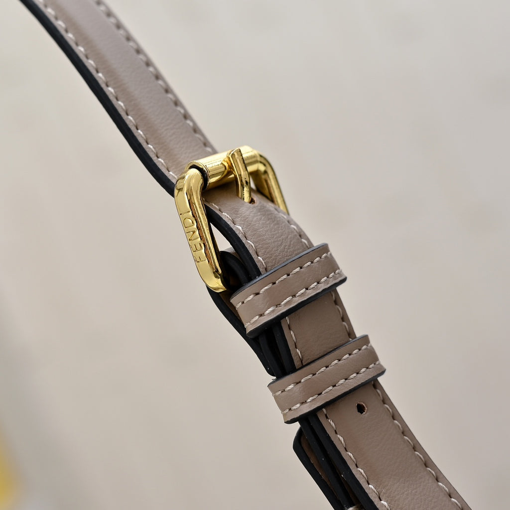 136PF98B Popular leather bag