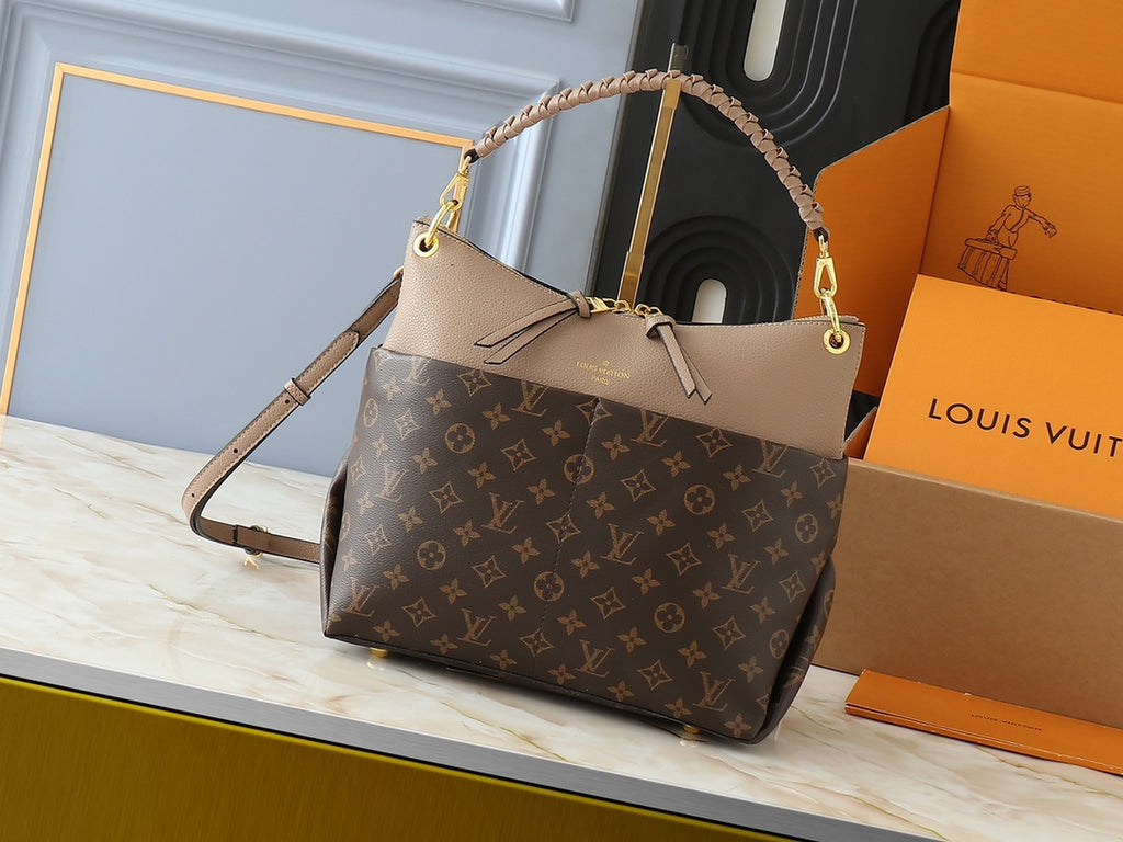 1WE115B Popular leather bag