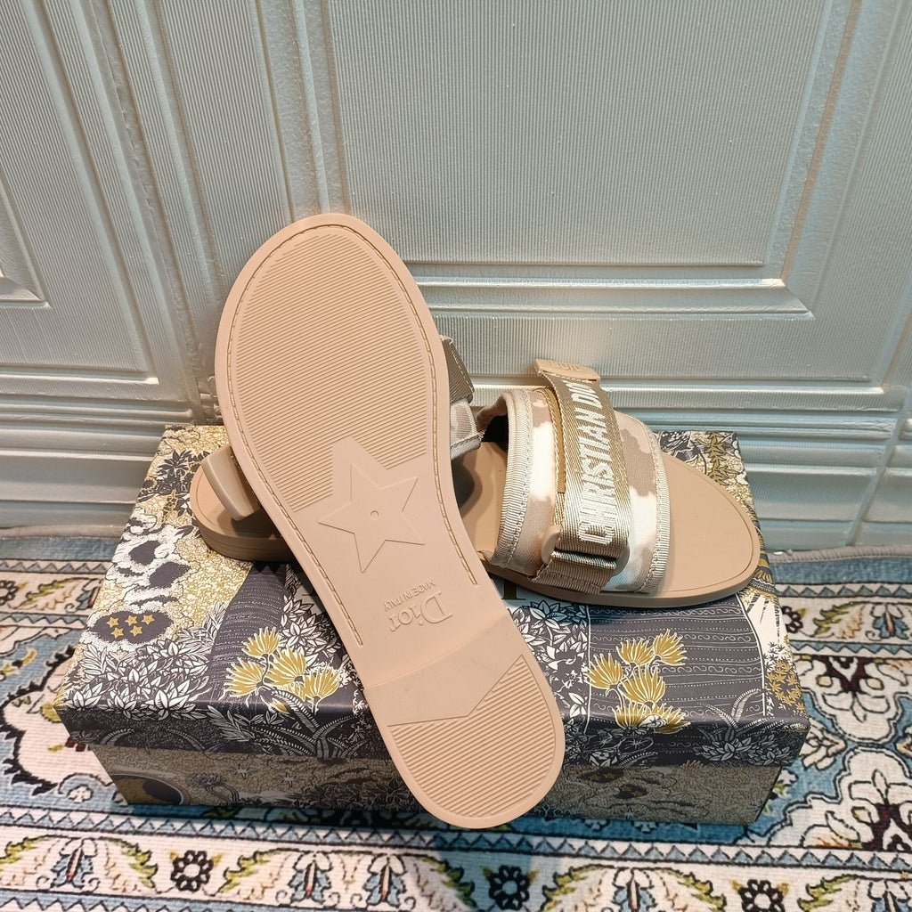 14D20Z Popular Slippers