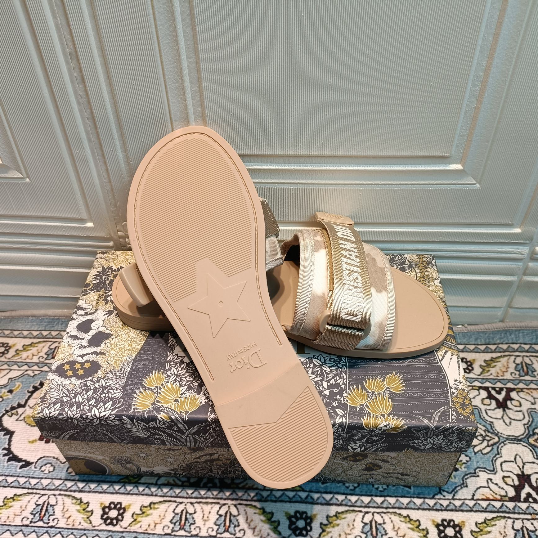 14D20Z Popular Slippers