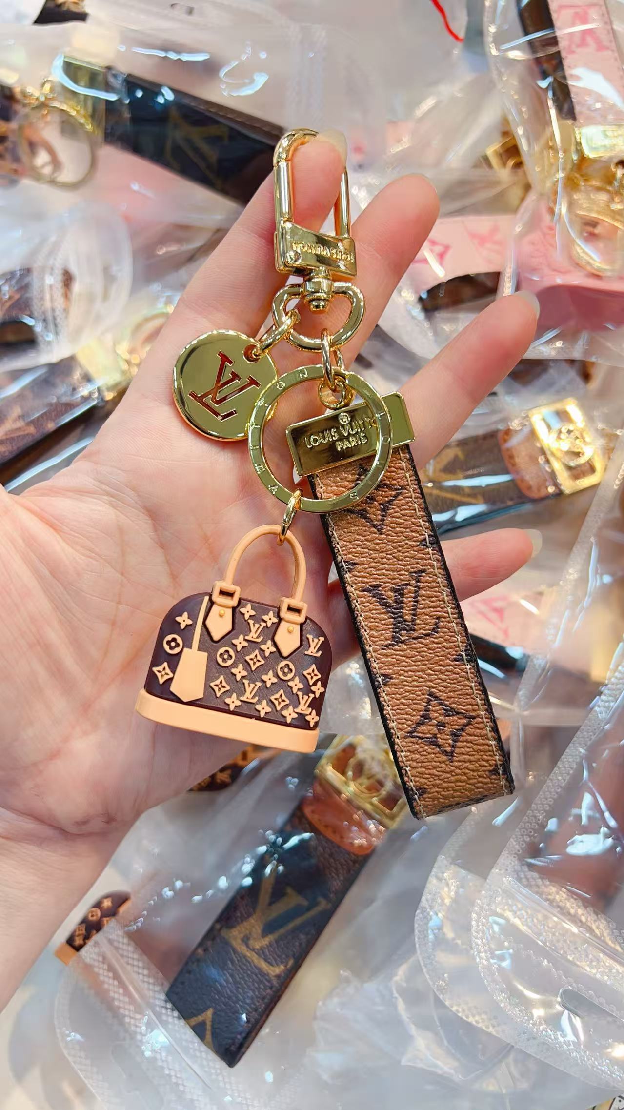 35ZE21A Popular bag 's charms accessories