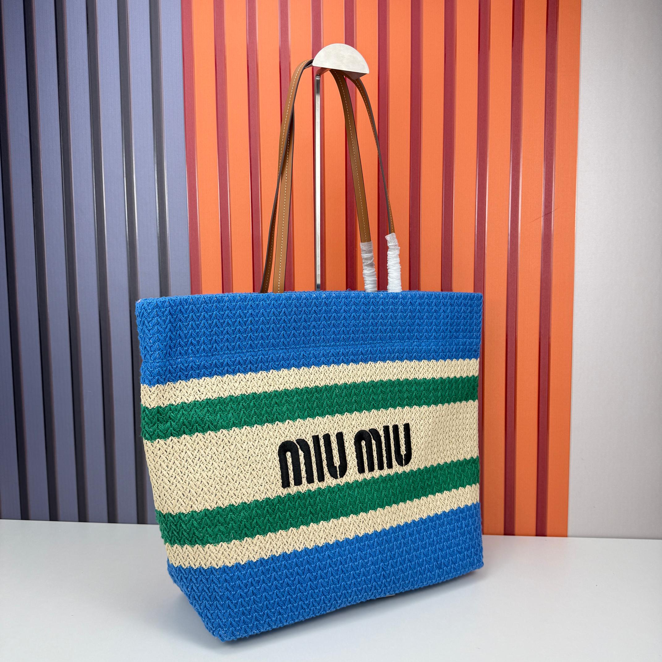 B1P46A166 Popular woven bags