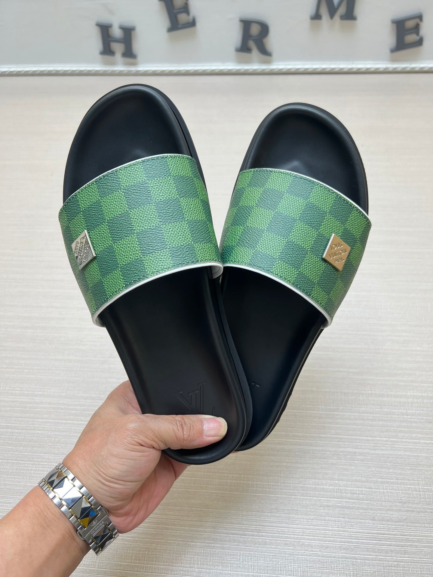 54E69Z Popular slippers