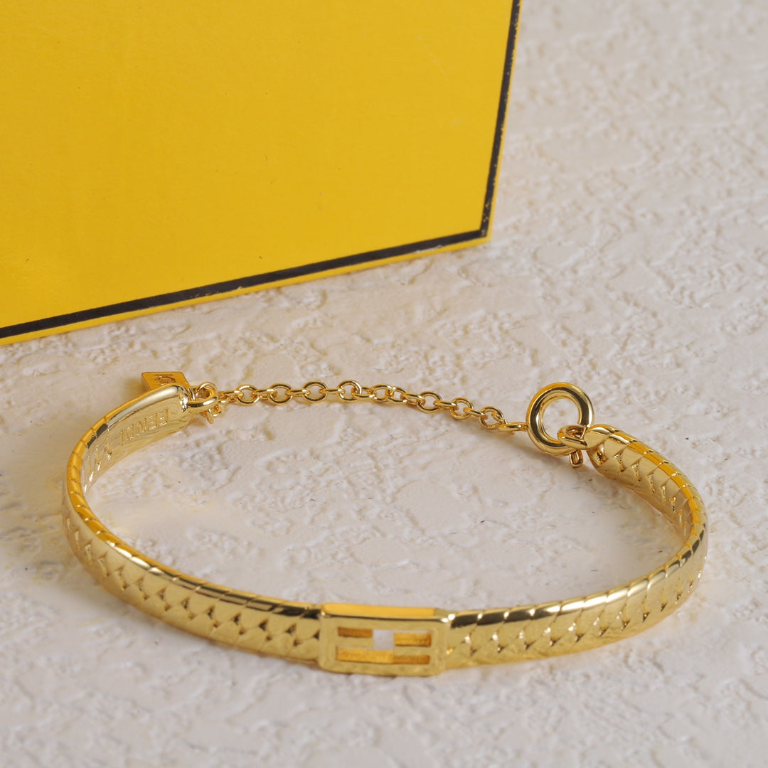 14F589K  Popular Bracelets