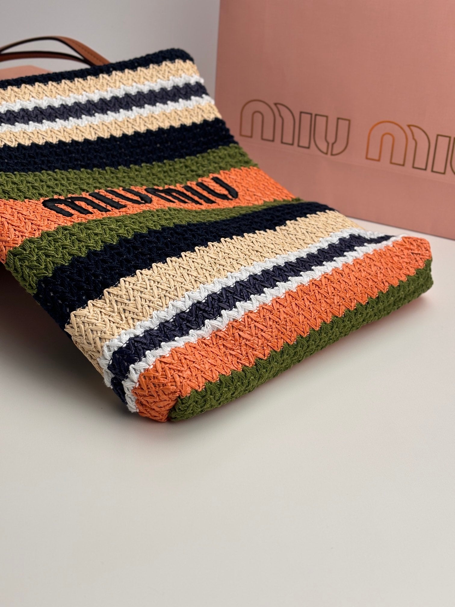 1XA77B Popular   Woven Bag