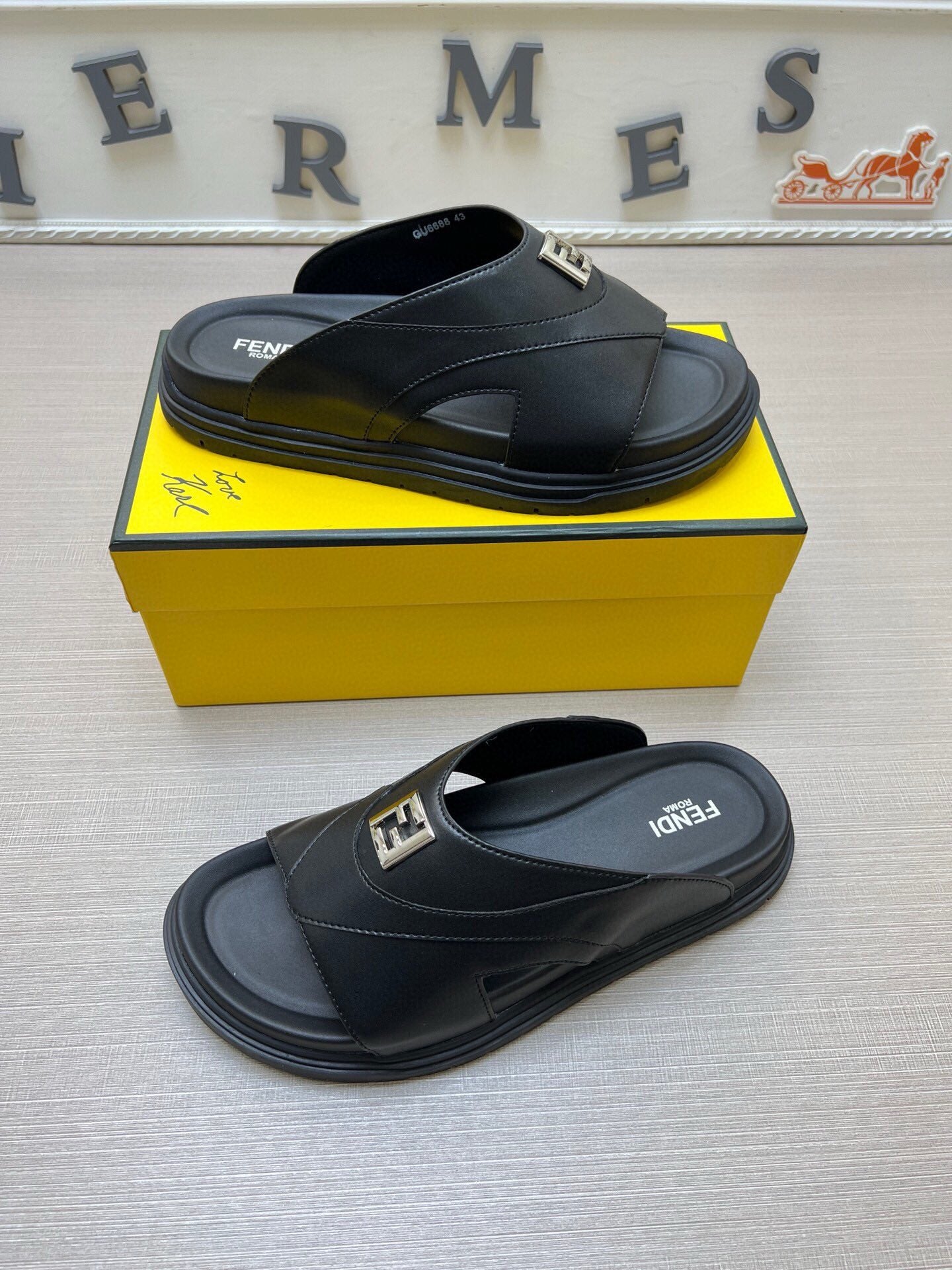5LF221Z Popular Slippers