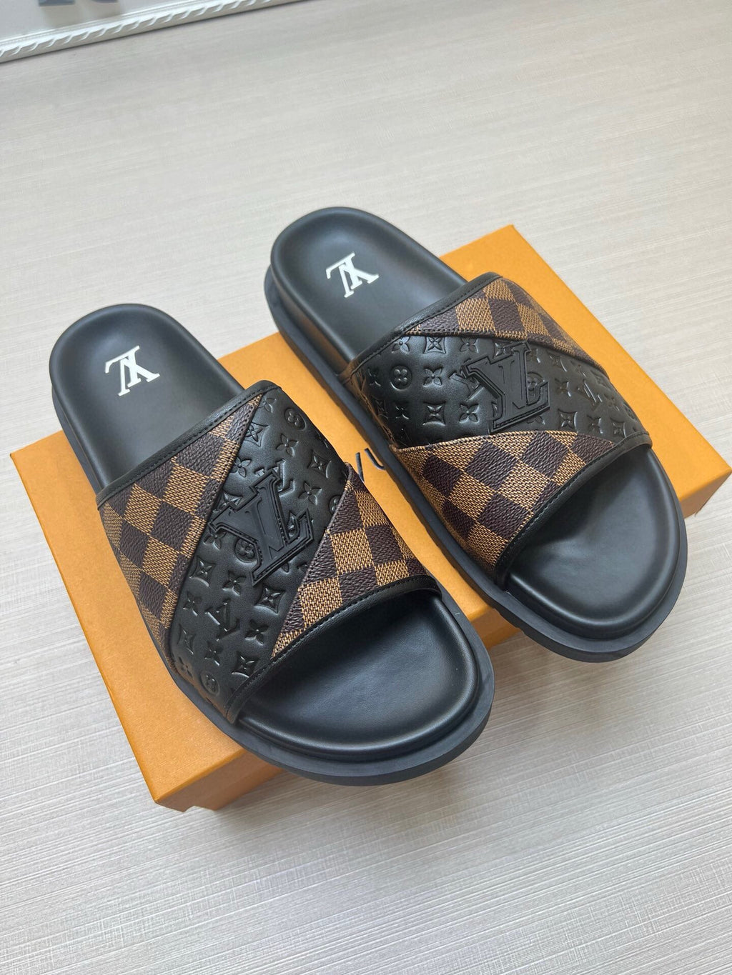 5WE249Z Popular Slippers