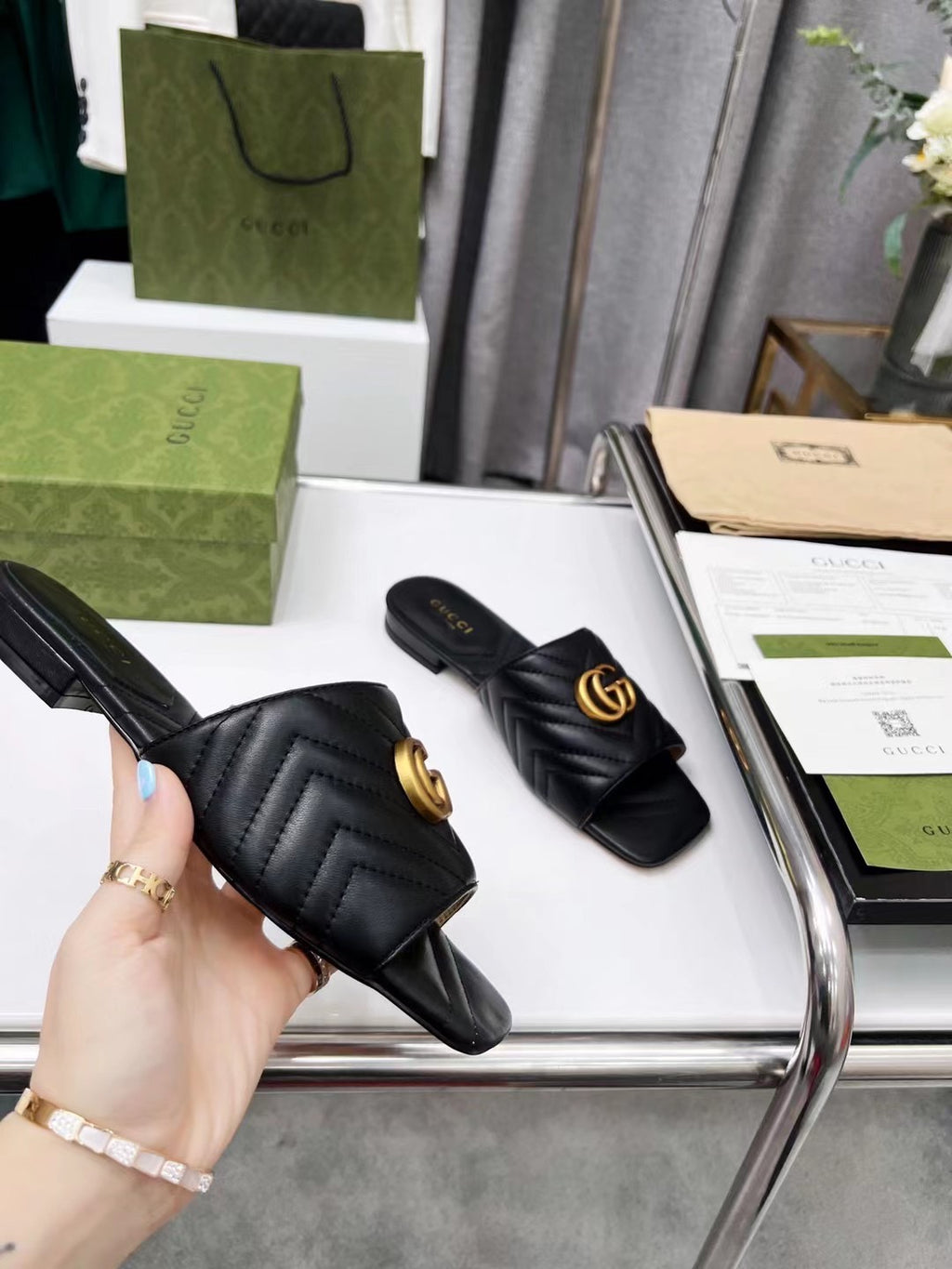 Z2X66B48 Popular high-quality leather slippers