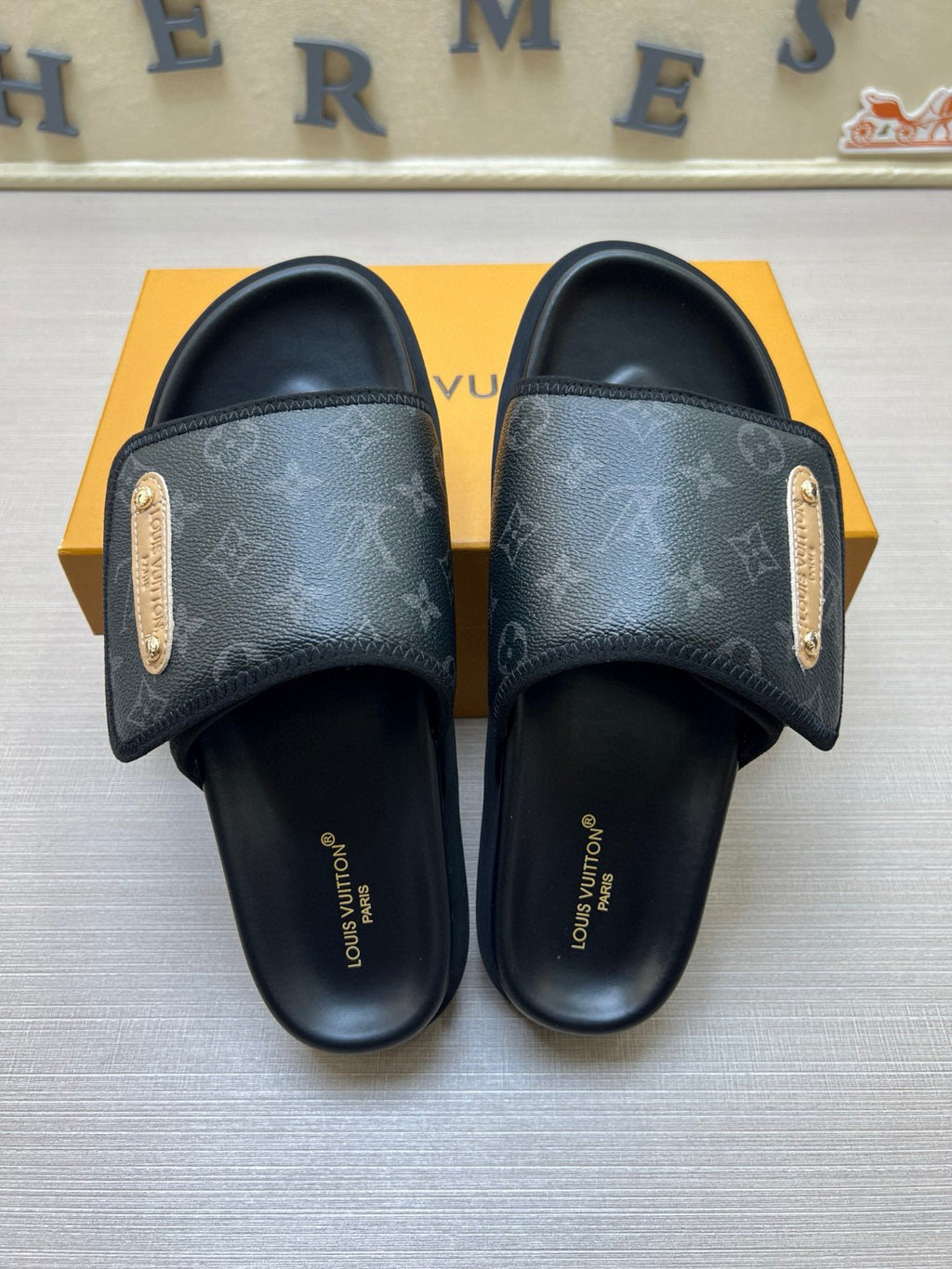 575NE6Z  Popular Slippers