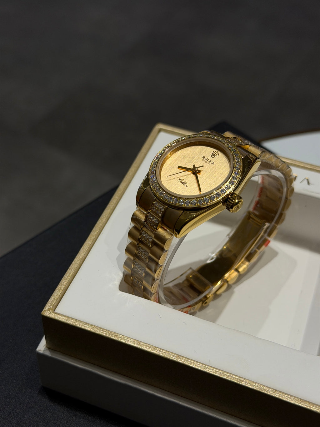 136RL25L Popular Watches