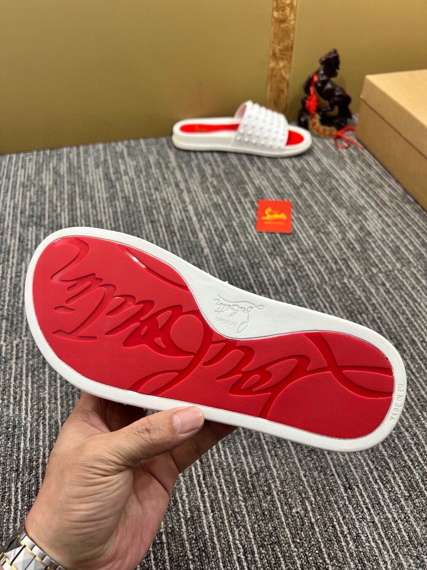 54A127Z Popular slippers
