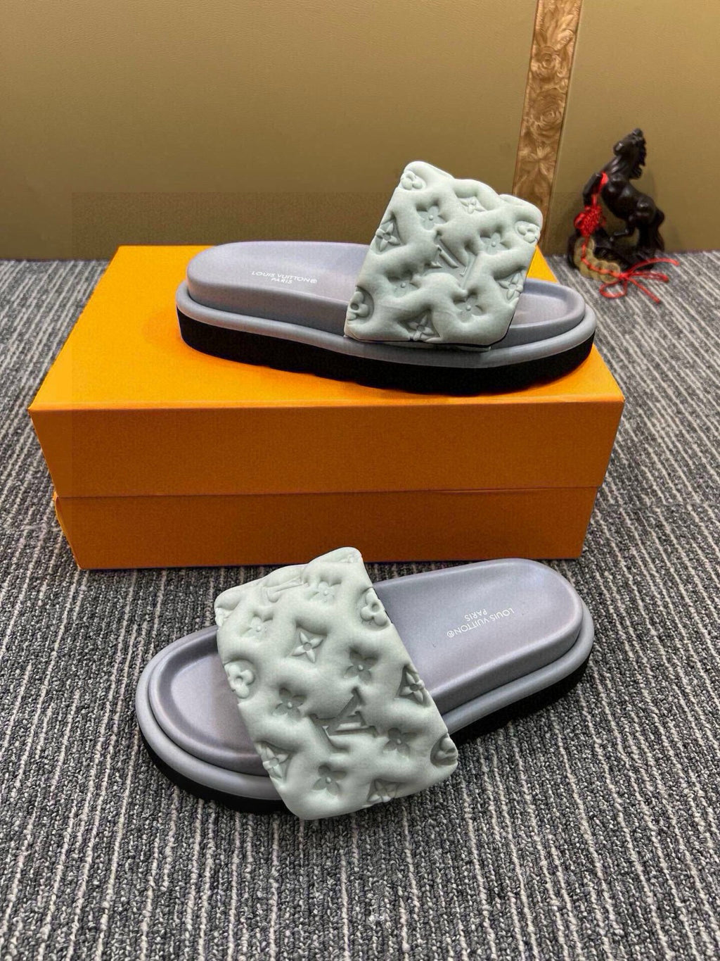 5QE13Z Popular Slippers