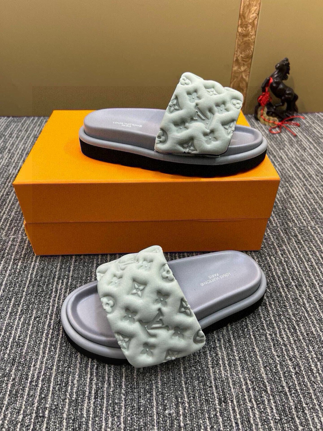5QE13Z Popular Slippers