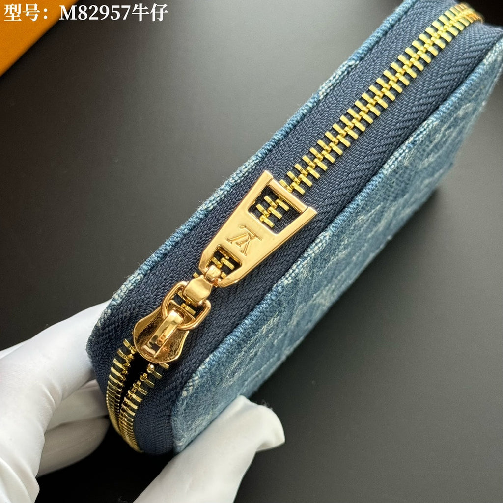 B1R56E3 Popular denim wallet ( with full packaging )