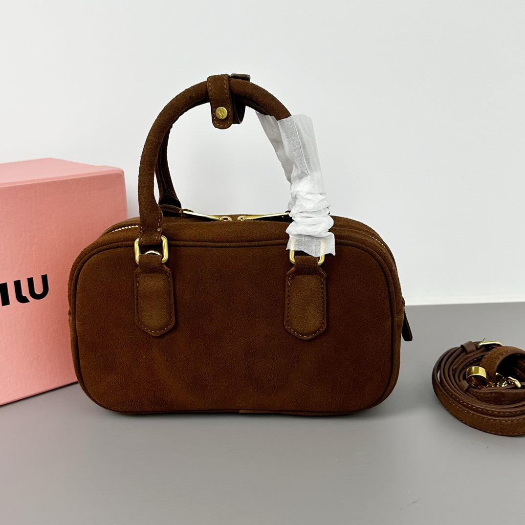 146PA149B Popular leather bags(22x10.5x7.5cm)