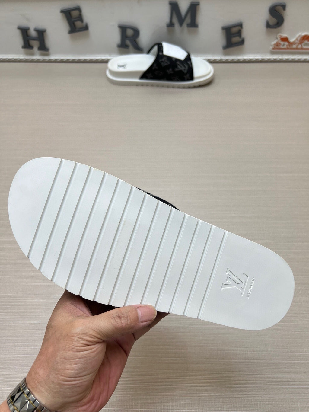 5WE252Z Popular Slippers