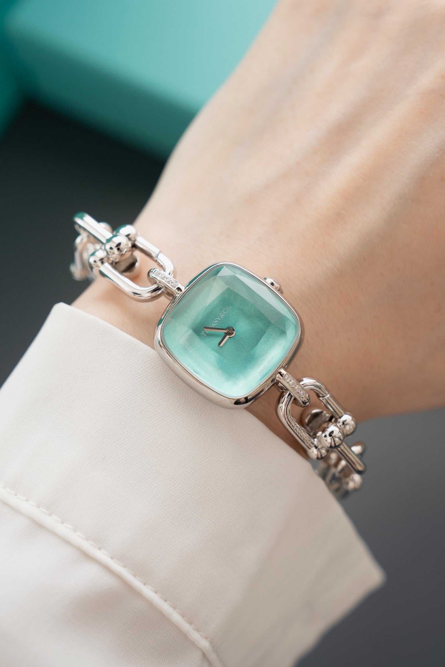 L1R36T72 Popular Watches