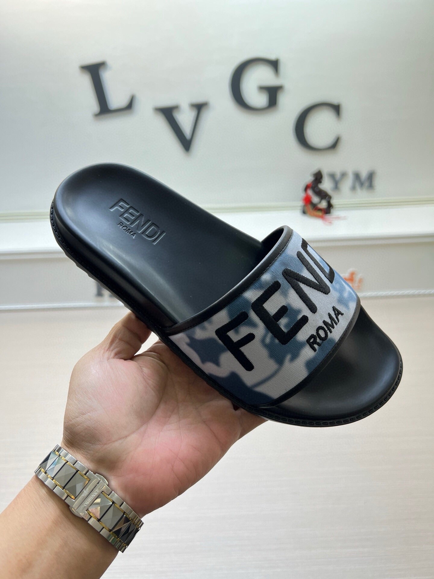 54F24Z Popular slippers