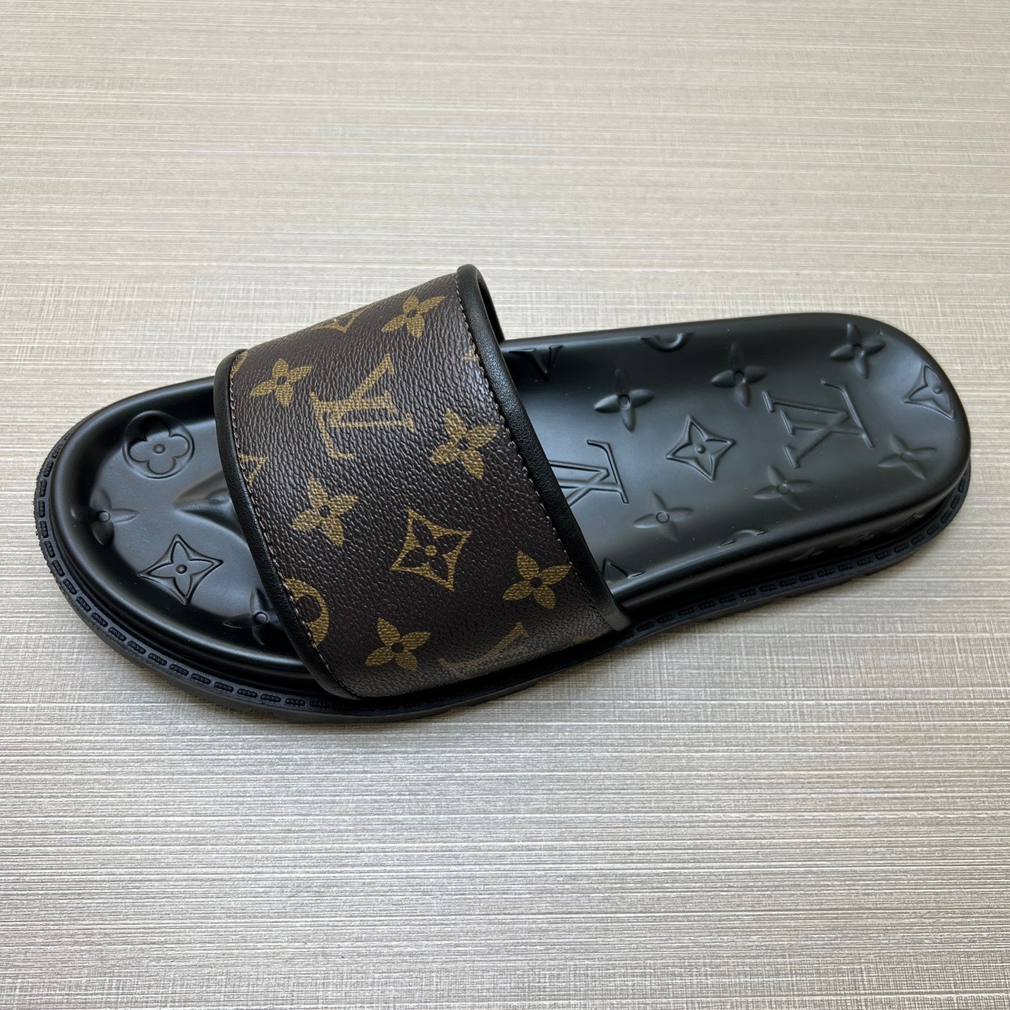 535ZE304Z Popular Slippers