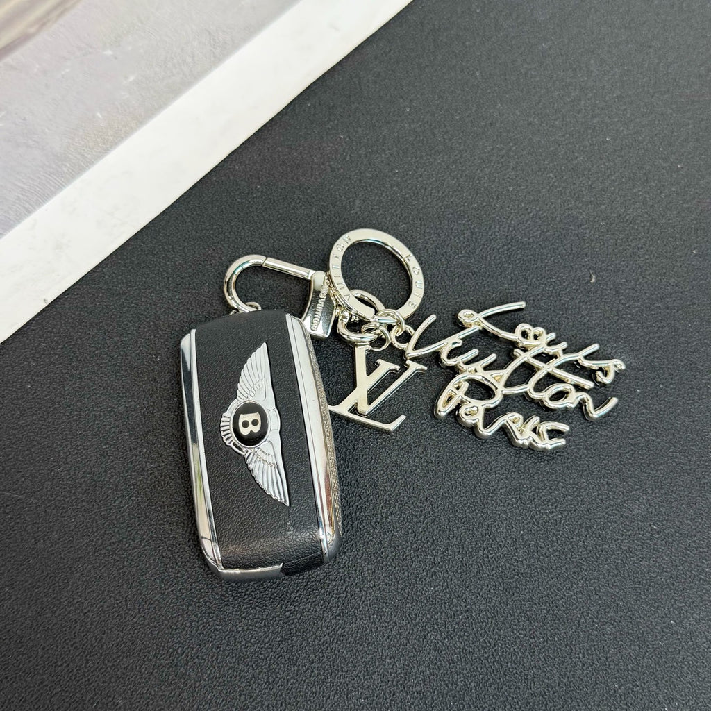 35QE33A Popular bag 's charms accessories