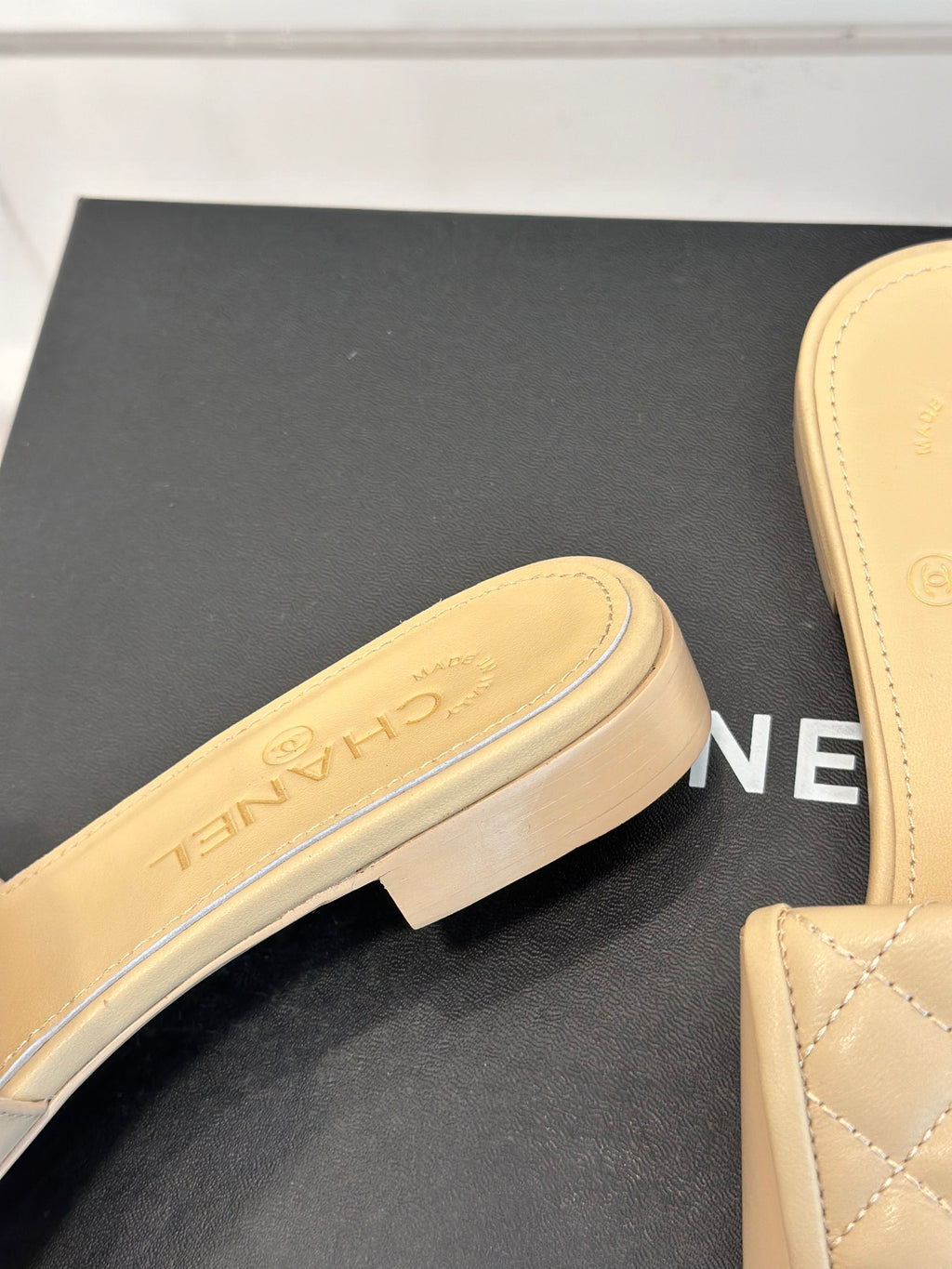 1ZC245Z Popular Slippers