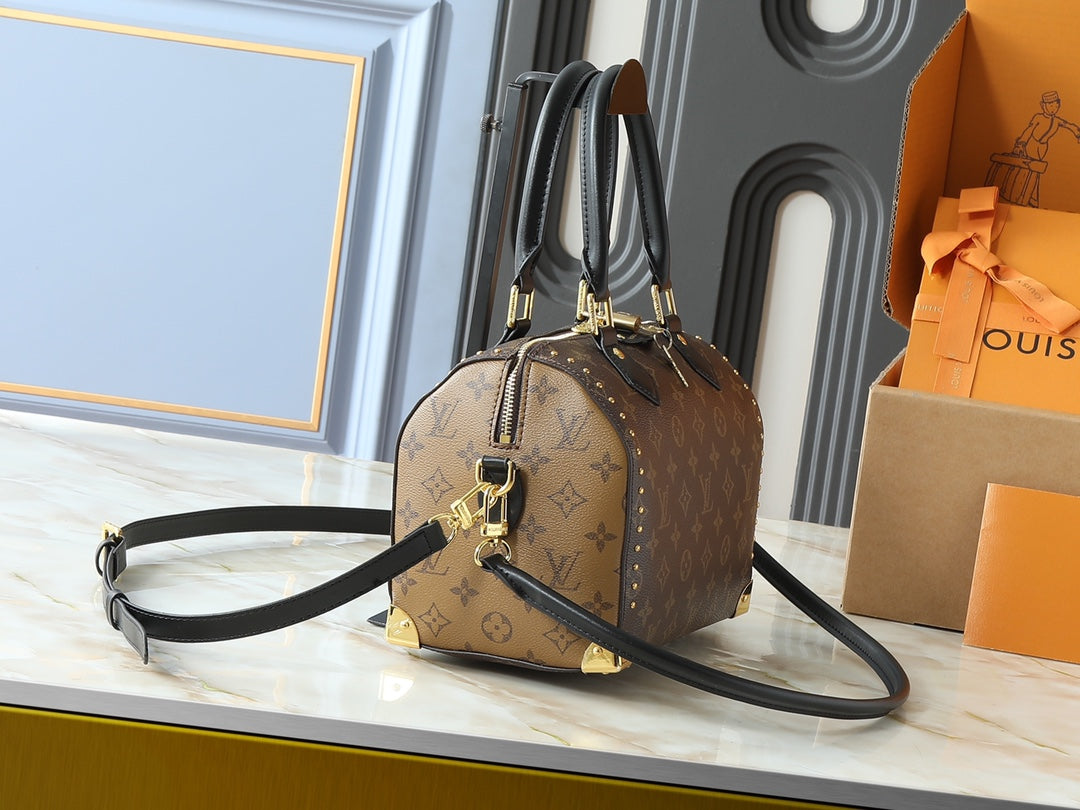 15RE52B  Popular   leather bag
